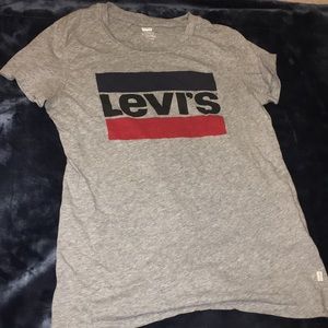 Levi’s T-shirt